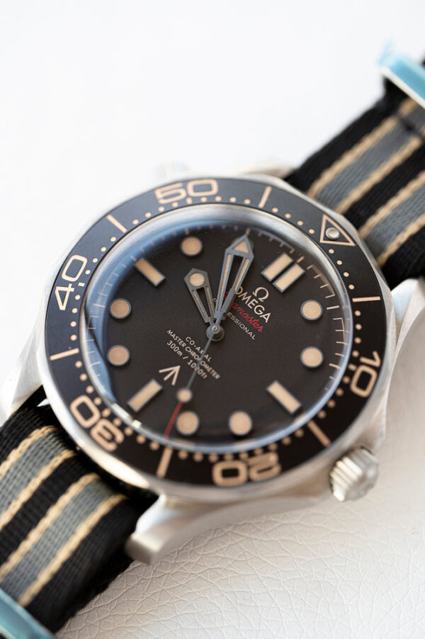 Omega Seamaster 007 Edition - obrazek 2